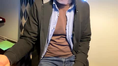 Snapshot of borisvian75019 chatting on 12.28.24 HornyBoo online show from 12.28.24