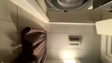 Snapshot of bostonuts chatting on 11.05.25 bostonuts online show from 11.05.25