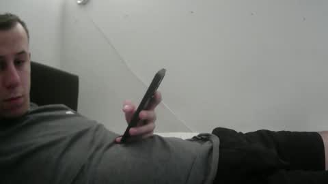 Snapshot of botisz01 chatting on 11.03.25 botisz01 online show from 11.03.25