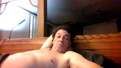 Snapshot of bottomcdforoldersc chatting on 02.05.25 James online show from 02.05.25