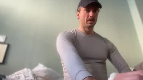 Snapshot of bottommanbln chatting on 10.19.25 bottommanbln online show from 10.19.25