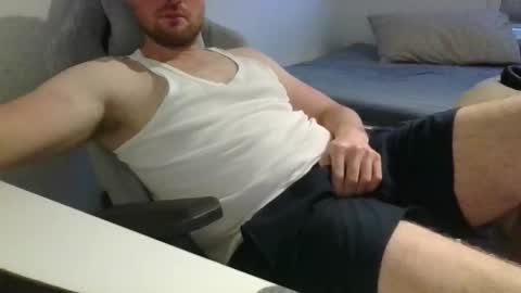 Snapshot of bottomtsinner chatting on 09.14.25 bottomtsinner online show from 09.14.25