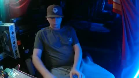 Snapshot of bowerboi1217 chatting on 12.04.25 Bowerboi1217 online show from 12.04.25