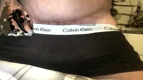 Snapshot of boxerbro123 chatting on 11.26.25 boxerbro123 online show from 11.26.25