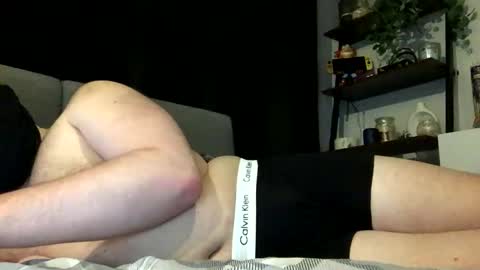 Snapshot of boxerbro123 chatting on 04.09.26 boxerbro123 online show from 04.09.26