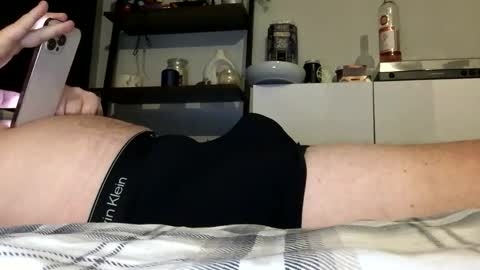 Snapshot of boxerbro123 chatting on 04.16.26 boxerbro123 online show from 04.16.26