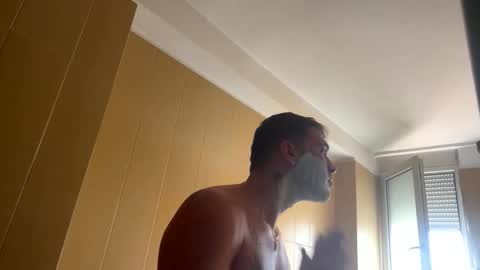 Snapshot of boy_aroundtheworld chatting on 09.11.25 Dan online show from 09.11.25