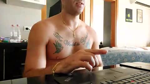 Snapshot of boy_aroundtheworld chatting on 09.12.25 Dan online show from 09.12.25