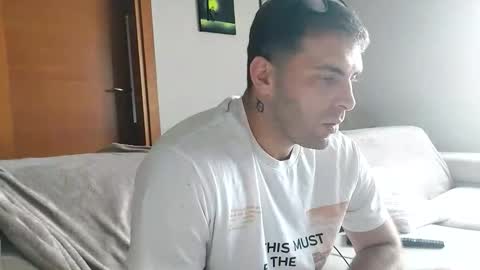 Snapshot of boy_aroundtheworld chatting on 09.28.25 Dan online show from 09.28.25