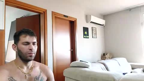 Snapshot of boy_aroundtheworld chatting on 10.03.25 Dan online show from 10.03.25