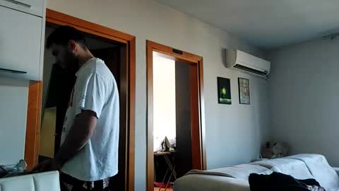 Snapshot of boy_aroundtheworld chatting on 10.04.25 Dan online show from 10.04.25