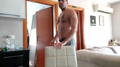 Snapshot of boy_aroundtheworld chatting on 10.08.25 Dan online show from 10.08.25