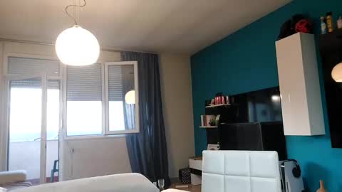 Snapshot of boy_aroundtheworld chatting on 11.11.25 Dan online show from 11.11.25