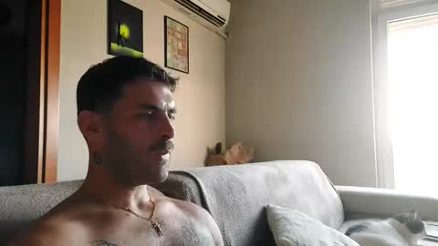 Snapshot of boy_aroundtheworld chatting on 11.12.25 Dan online show from 11.12.25