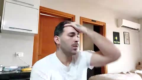 Snapshot of boy_aroundtheworld chatting on 11.17.25 Dan online show from 11.17.25