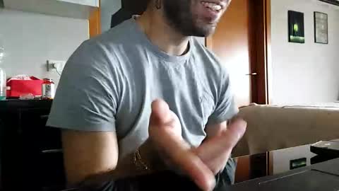 Snapshot of boy_aroundtheworld chatting on 11.26.25 Dan online show from 11.26.25