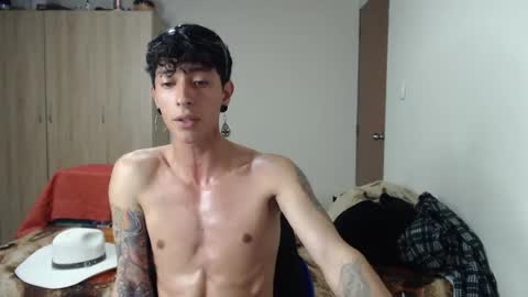 Snapshot of boy_fox_guys chatting on 02.11.25 Boy Astro online show from 02.11.25