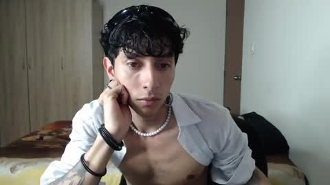 Snapshot of boy_fox_guys chatting on 02.27.25 Boy Astro online show from 02.27.25