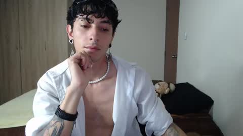 Snapshot of boy_fox_guys chatting on 02.28.25 Boy Astro online show from 02.28.25