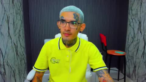 Snapshot of boy_tatto77 chatting on 12.17.25 boy_tatto77 online show from 12.17.25