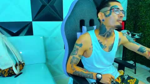 boy_tatto77 online show from 04.19.26