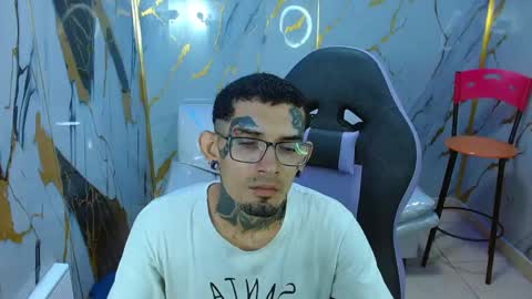 boy_tatto77 online show from 05.14.26