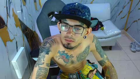 boy_tatto77 online show from 06.03.26