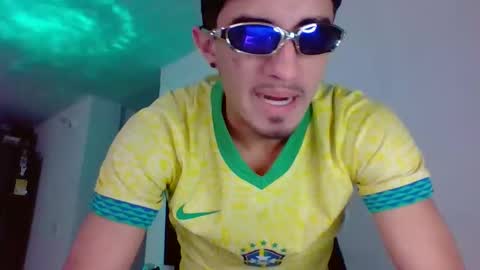 Snapshot of boyfriend_fuckme chatting on 02.25.26 Felipe online show from 02.25.26