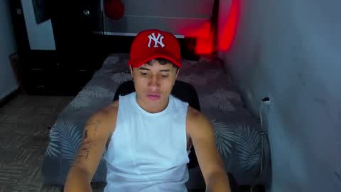 Snapshot of boylatin_777 chatting on 01.08.25 miguel online show from 01.08.25