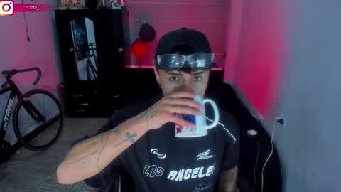 Snapshot of boylatin_777 chatting on 01.31.25 miguel online show from 01.31.25