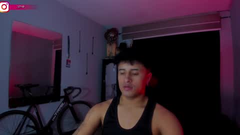 Snapshot of boylatin_777 chatting on 02.11.25 miguel online show from 02.11.25