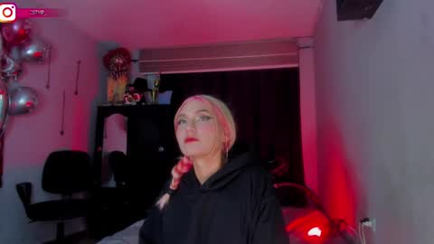 Snapshot of boylatin_777 chatting on 02.17.25 miguel online show from 02.17.25