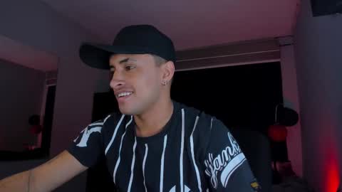 Snapshot of boylatin_777 chatting on 03.11.25 miguel online show from 03.11.25