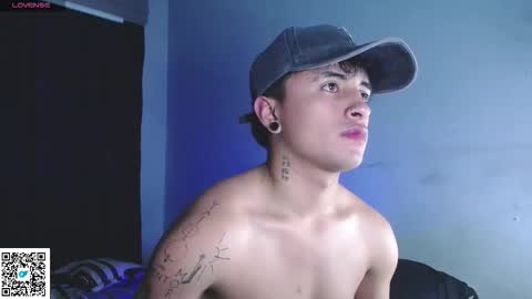 Snapshot of boylatin_777 chatting on 09.26.25 miguel online show from 09.26.25