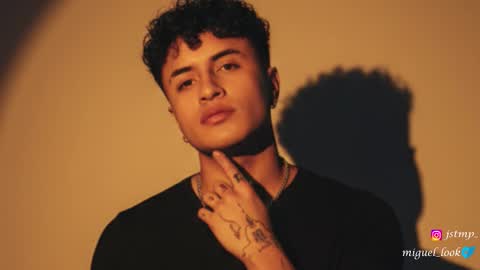 Snapshot of boylatin_777 chatting on 10.11.25 miguel online show from 10.11.25