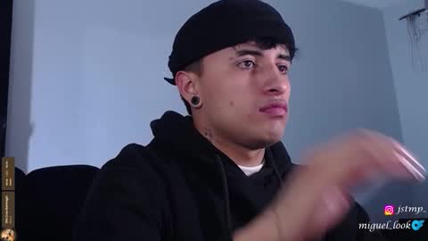 Snapshot of boylatin_777 chatting on 10.12.25 miguel online show from 10.12.25