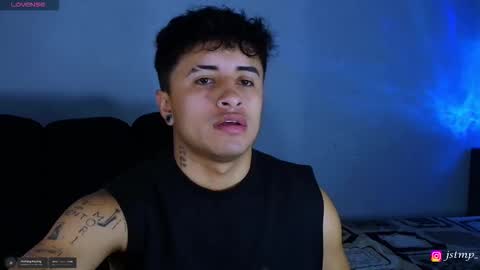 Snapshot of boylatin_777 chatting on 11.06.25 miguel online show from 11.06.25