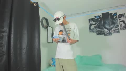 Snapshot of boys4hot_777 chatting on 03.01.25 boys4hot_777 online show from 03.01.25