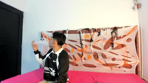 ALEX - TAYLER  -MIKE online show from 10.18.25