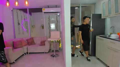 Snapshot of boysdeluxemilitary chatting on 09.09.25 JHON ARES AND NEID online show from 09.09.25