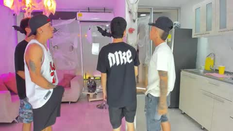 Snapshot of boysdeluxemilitary chatting on 09.24.25 JHON ARES AND NEID online show from 09.24.25
