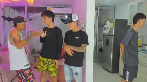 Snapshot of boysdeluxemilitary chatting on 10.05.25 JHON ARES AND NEID online show from 10.05.25