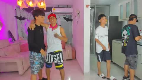 Snapshot of boysdeluxemilitary chatting on 10.12.25 JHON ARES AND NEID online show from 10.12.25