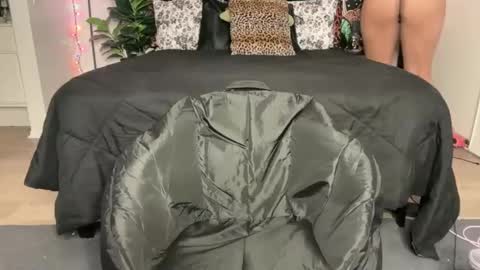 Snapshot of boysdroollx chatting on 12.16.25 Puddin online show from 12.16.25