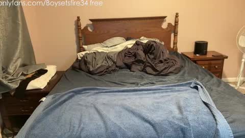 Snapshot of boysetsfire34 chatting on 02.10.25 boysetsfire34 online show from 02.10.25