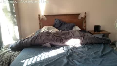 Snapshot of boysetsfire34 chatting on 03.11.25 boysetsfire34 online show from 03.11.25