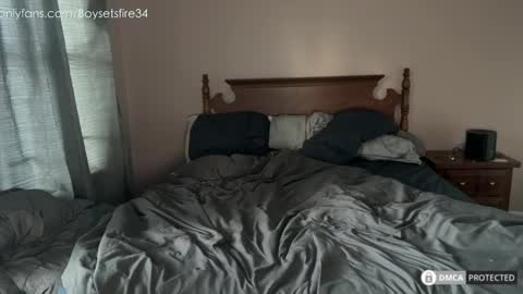 Snapshot of boysetsfire34 chatting on 10.01.25 boysetsfire34 online show from 10.01.25