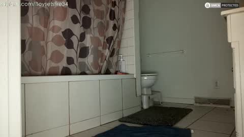 Snapshot of boysetsfire34 chatting on 10.15.25 boysetsfire34 online show from 10.15.25