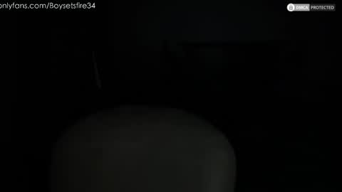 Snapshot of boysetsfire34 chatting on 10.31.25 boysetsfire34 online show from 10.31.25