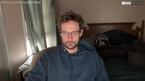 Snapshot of boysetsfire34 chatting on 11.10.25 boysetsfire34 online show from 11.10.25